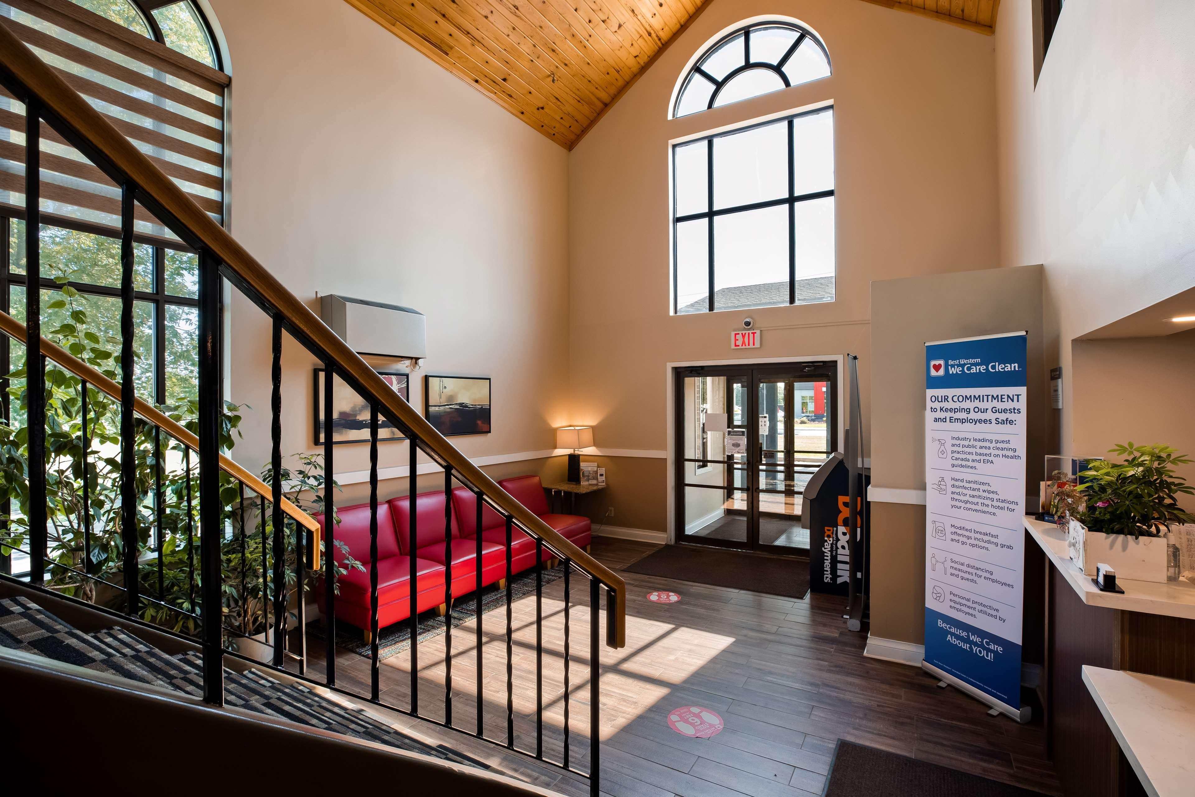Best Western Smiths Falls Hotel Exterior photo